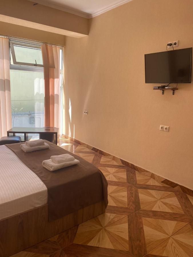 Hotel Saburtalo Roni Tbilisi Eksteriør bilde