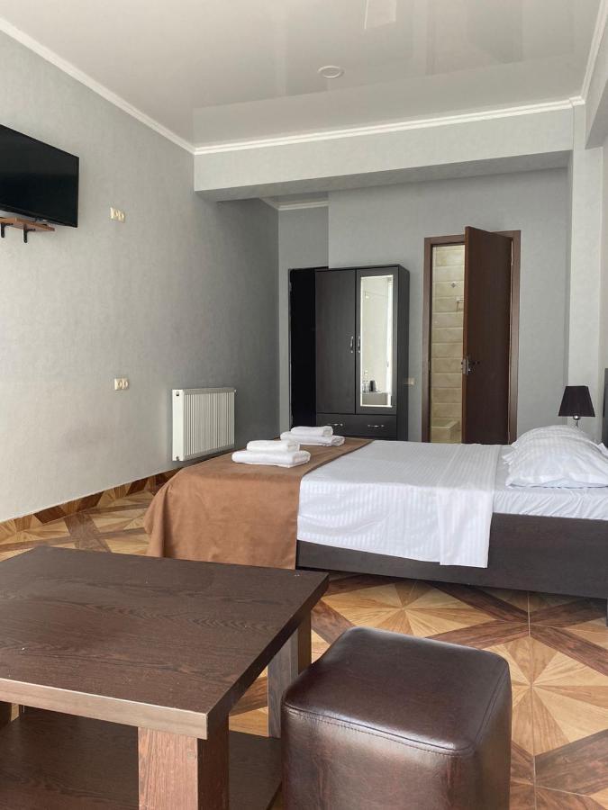 Hotel Saburtalo Roni Tbilisi Eksteriør bilde